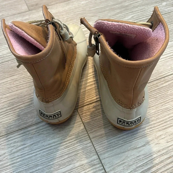 Sperry Top Sider Saltwater Ankle Lace up Duck Boots with Pink Lining and Beige 6 - Picture 4 of 12